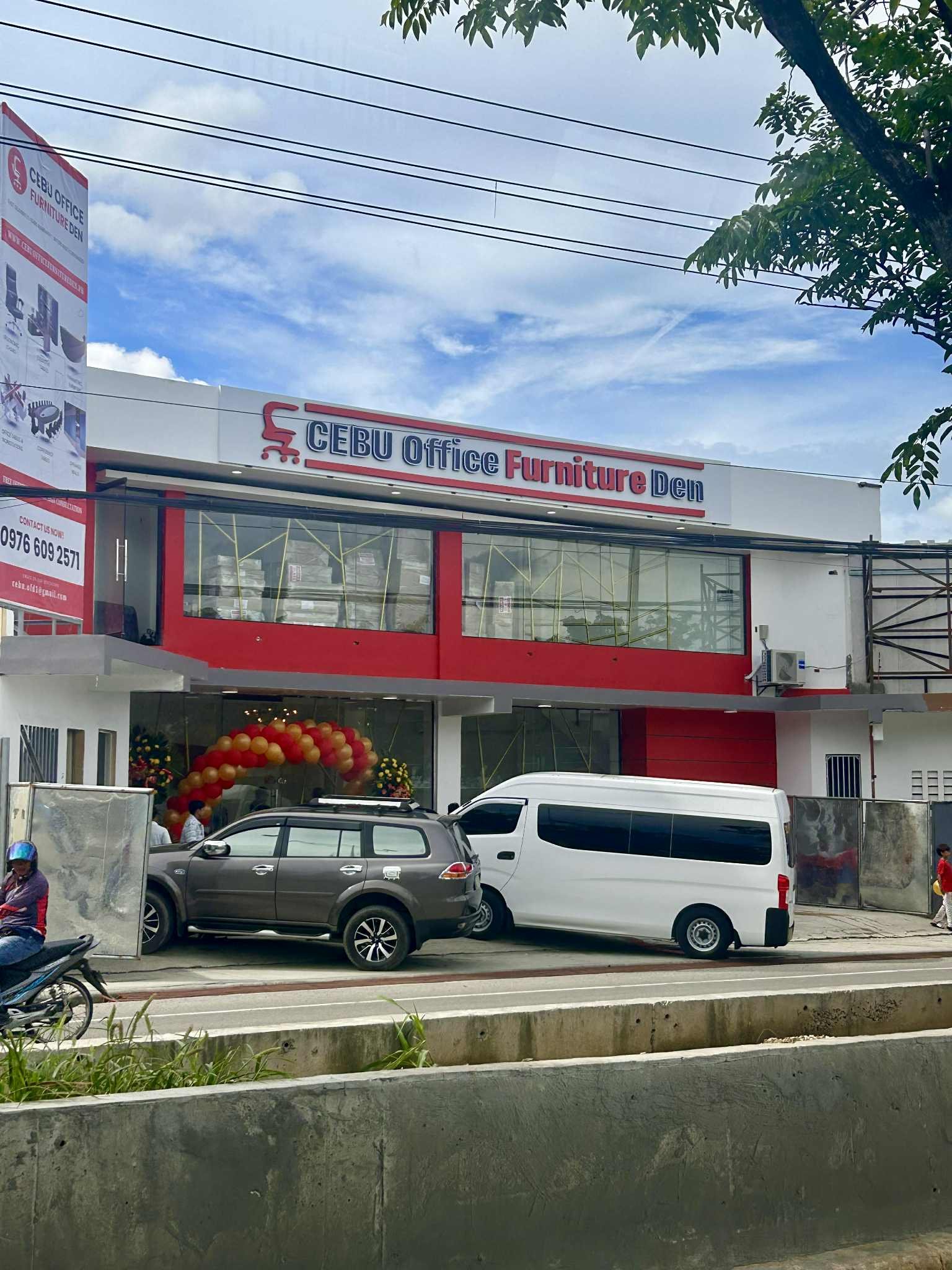 cebu Office Furniture den